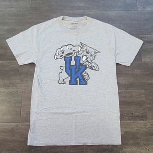 Captivating Apparel University of Kentucky Wildcats T-Shirt Size Small